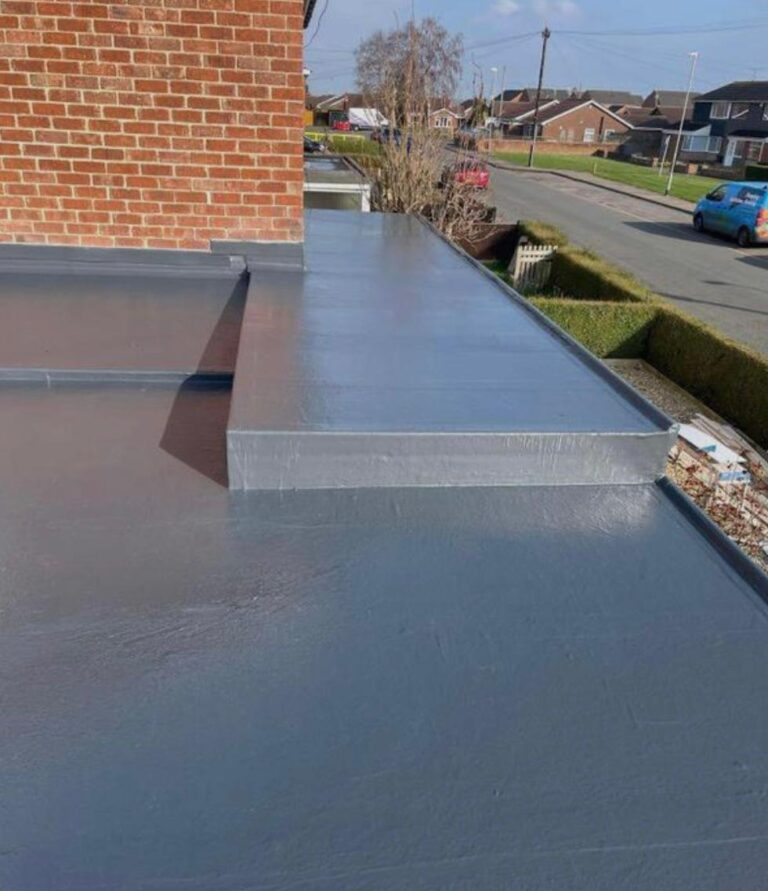 Flat roof with a new GRP fibreglass coating